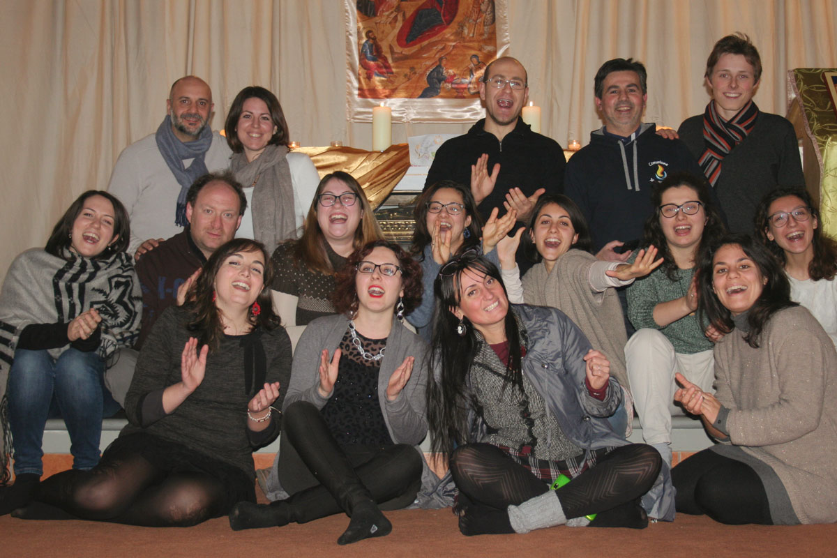 ragazzi gioiosi