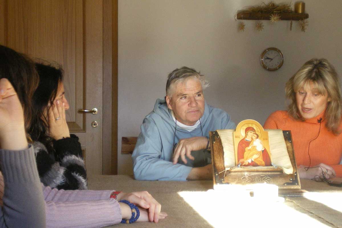 Foto durante un insegnamento alla scuola di evangelizzazione